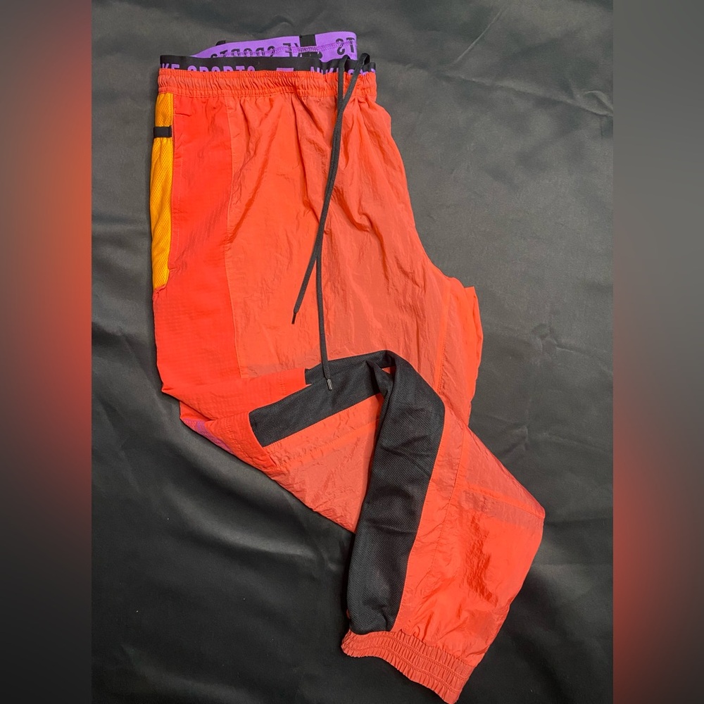 Nike 90’s Style color block joggers! Size XXL NWT